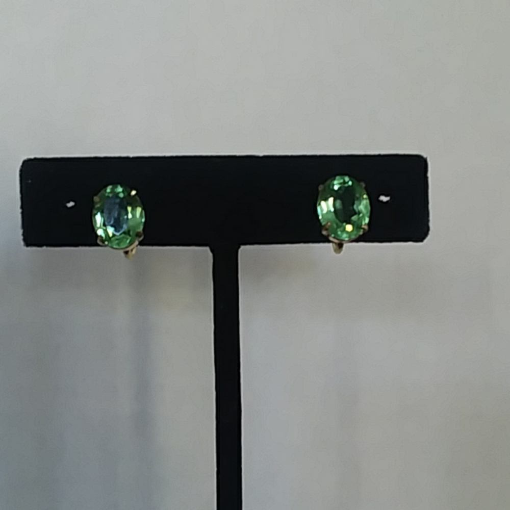 1/20 12k light green screw back studs
